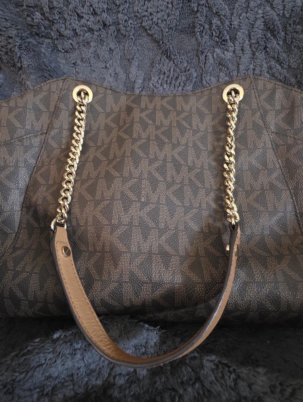 Michael Kors Brown Shoulder Bag with Gold Accents - Picture 2 of 7